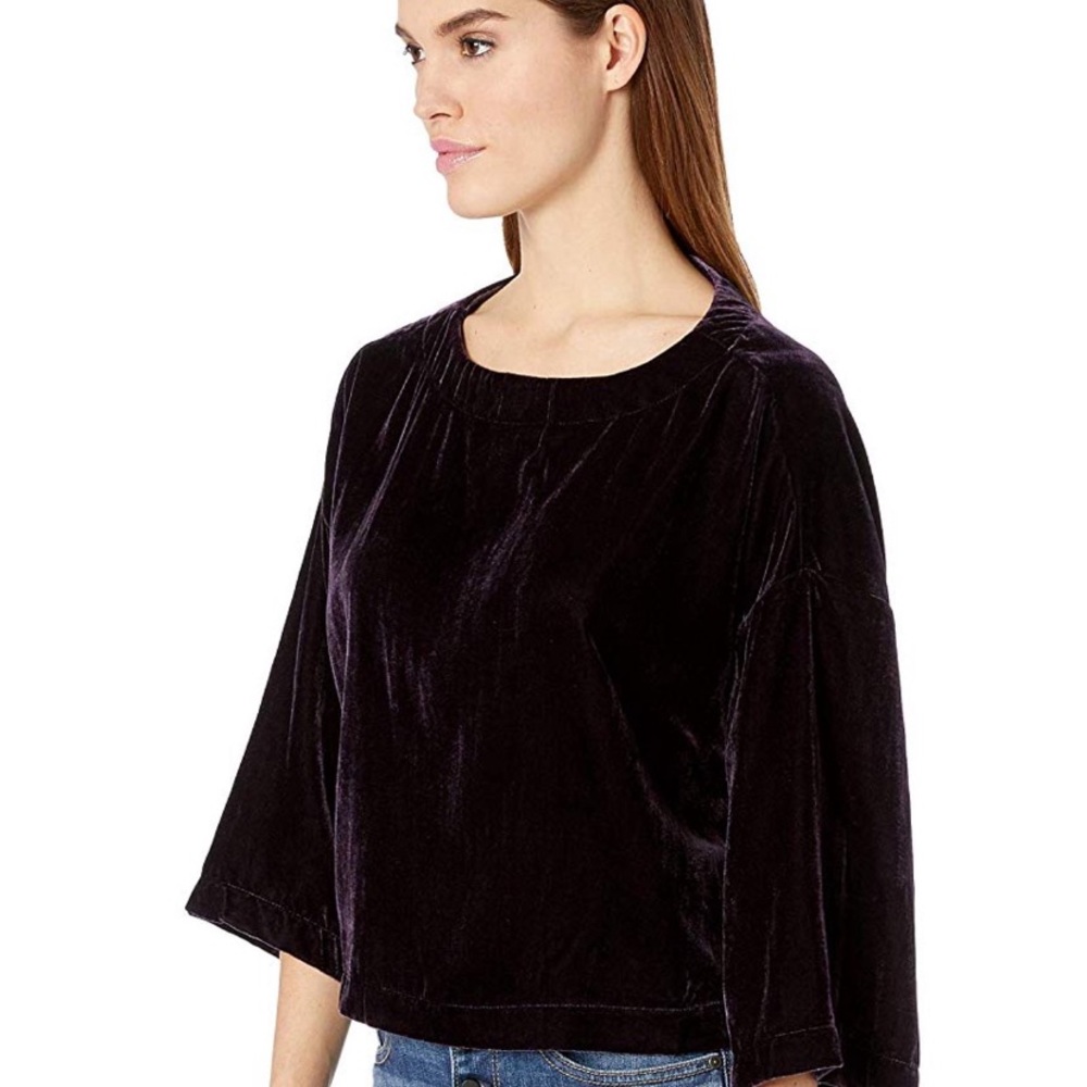 NWT Cupcakes and Cashmere Christel Velvet Dolman